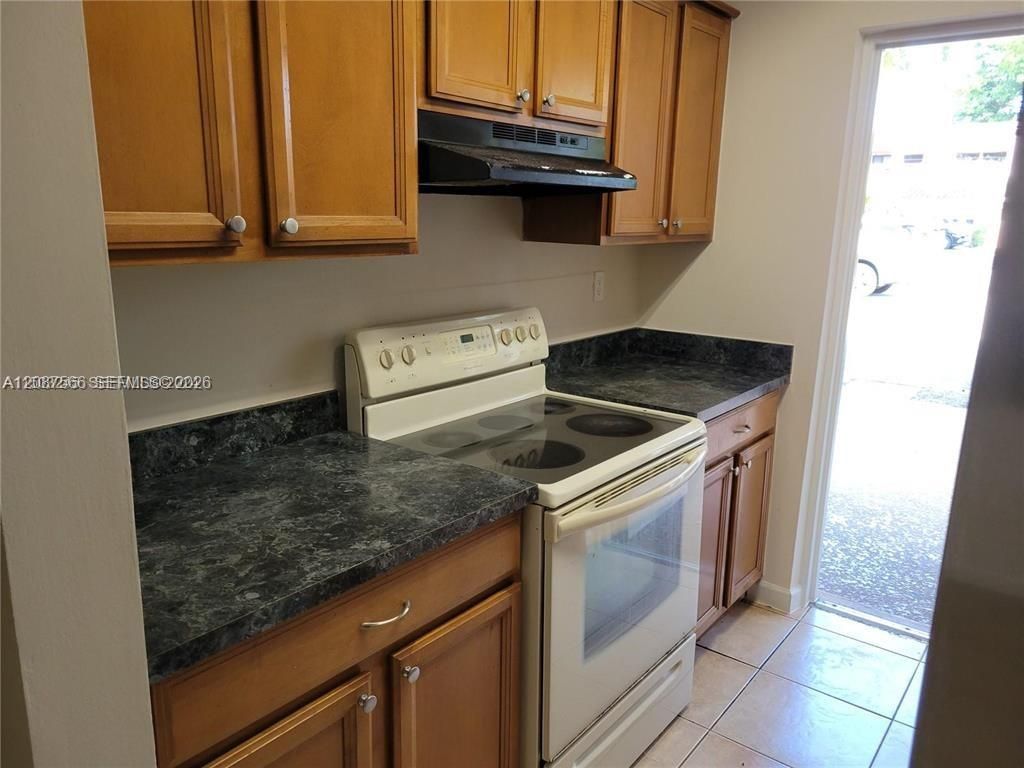 8704 NW 35th St, Unit 105, Coral Springs, FL 33065 Photo