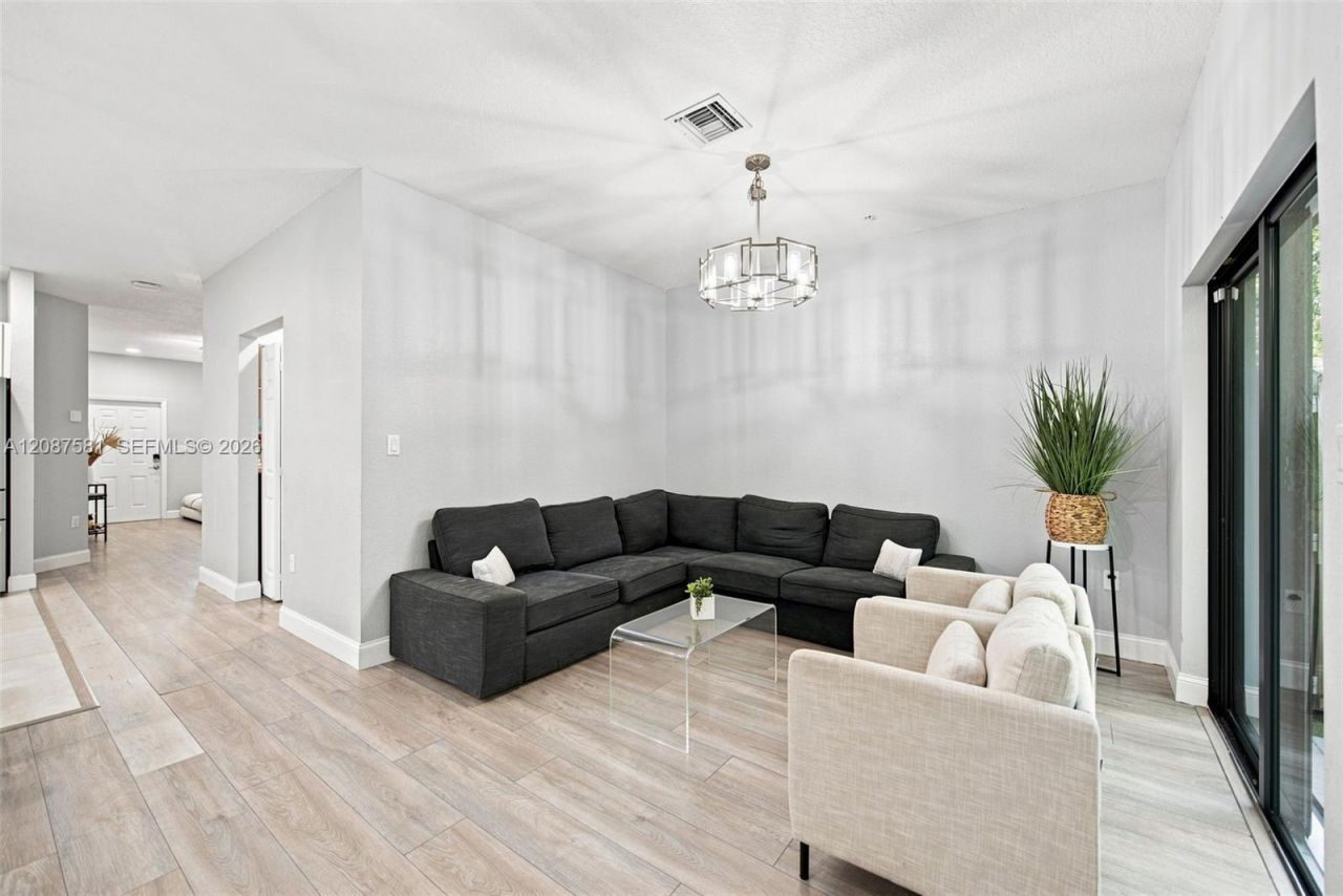 156 SW 185th Way, Pembroke Pines, FL 33029 Photo