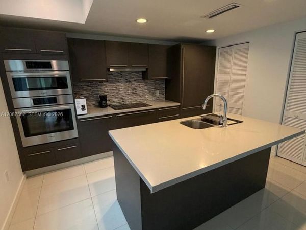 7875 NW 107th Ave, Unit 215, Doral, FL 33178