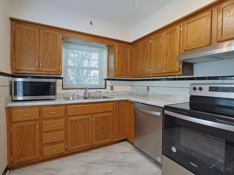 5631 Colerain Avenue, Cincinnati, OH 45239 Photo 38