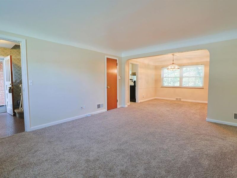5631 Colerain Avenue, Cincinnati, OH 45239 Photo 9
