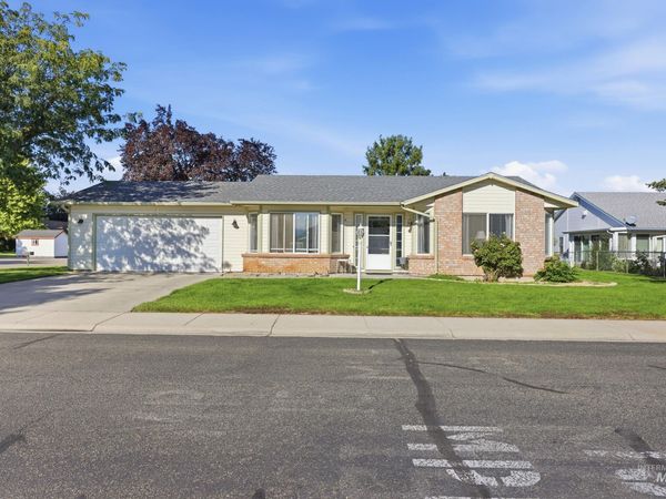 8250 W Clubhouse Ln, Garden City, ID 83714