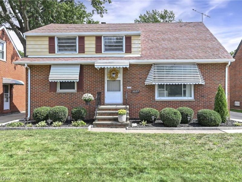 3227 W 153rd Street, Cleveland, OH 44111 Photo 1
