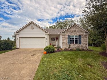 135 Pondview Circle, Rittman, OH 44270