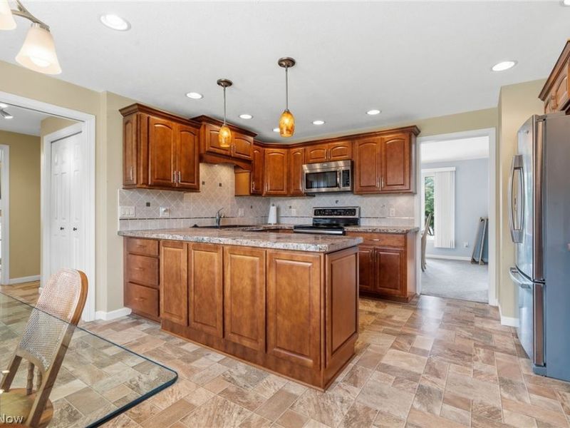 2215 Tamarack Circle NE, Canton, OH 44721 Photo 17