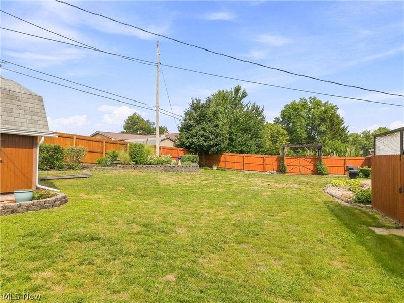2215 Tamarack Circle NE, Canton, OH 44721 Photo 7