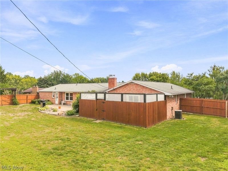 2215 Tamarack Circle NE, Canton, OH 44721 Photo 8