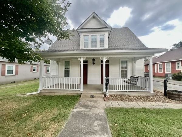 310 College Street , Greenville, KY 42345