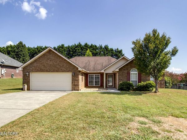 250 Edinburgh Drive, Lenoir City, TN 37771