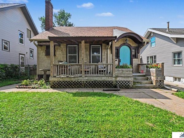 2534 N 49th Street, Omaha, NE 68108