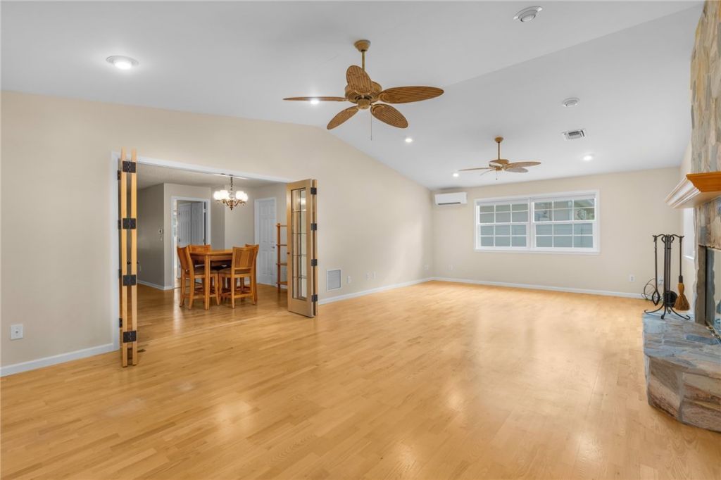 462 Carnival Terrace , Sebastian, FL 32958 Photo