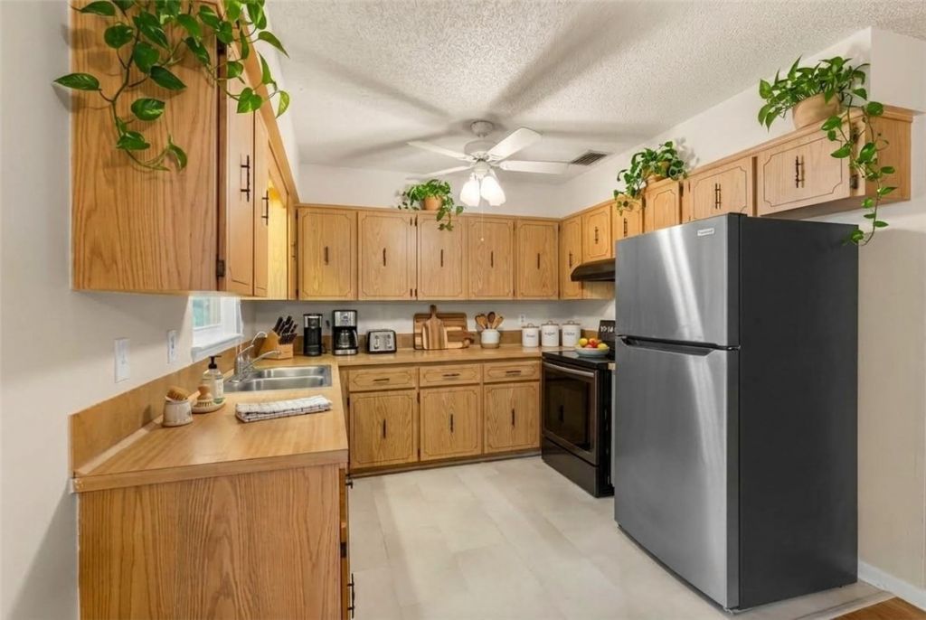 462 Carnival Terrace , Sebastian, FL 32958 Photo