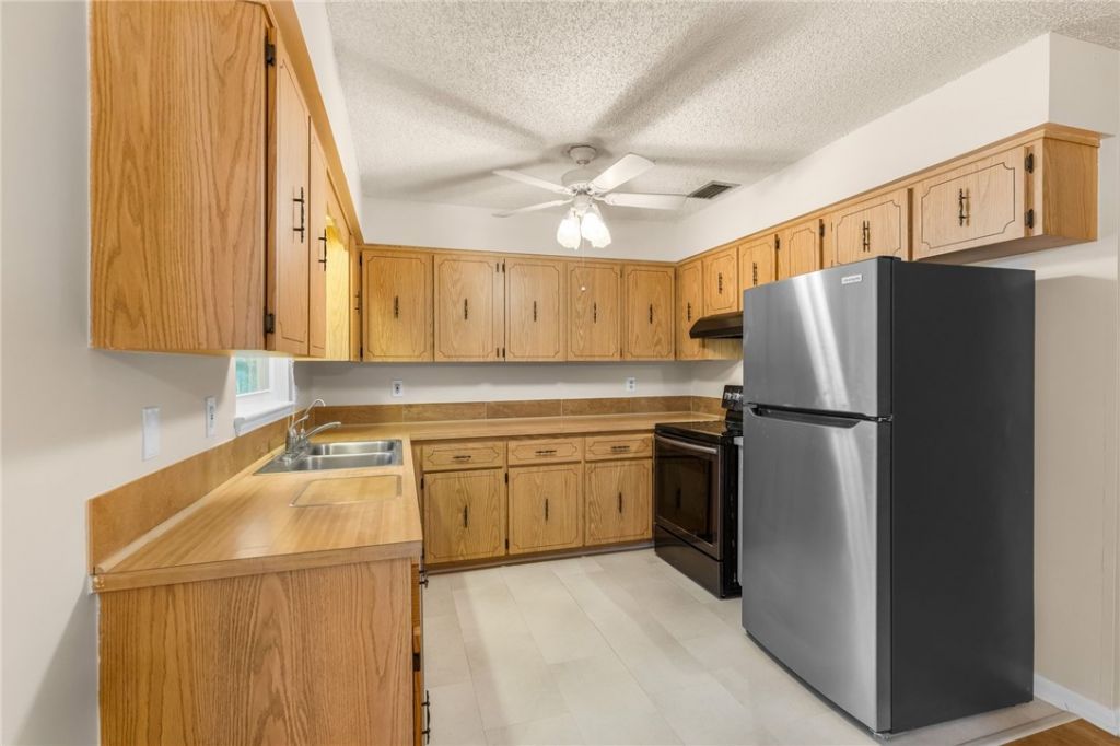 462 Carnival Terrace , Sebastian, FL 32958 Photo