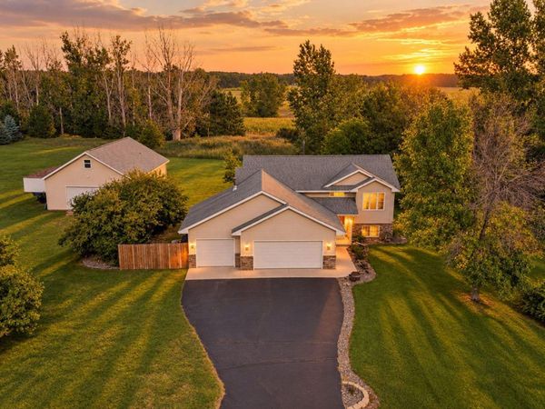 40533 Golden Avenue, North Branch, MN 55056