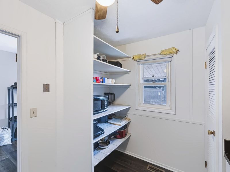 586 Pamlico Street, Unit W2, Columbus, OH 43228 Photo 11