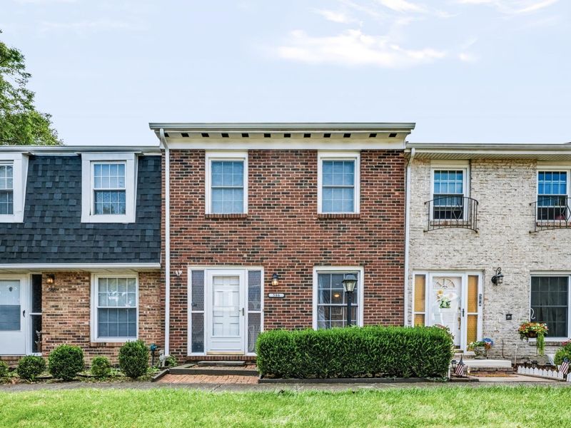586 Pamlico Street, Unit W2, Columbus, OH 43228 Photo 5