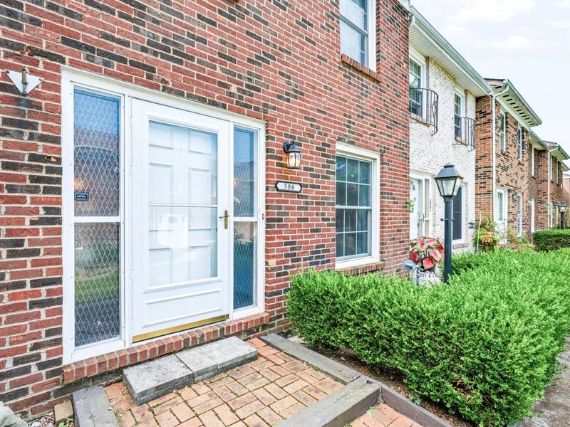586 Pamlico Street, Unit W2, Columbus, OH 43228 Photo 6