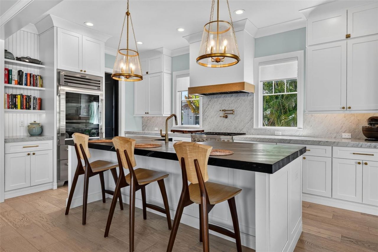 239 39th Avenue Ne, Saint Petersburg, FL 33703 Photo
