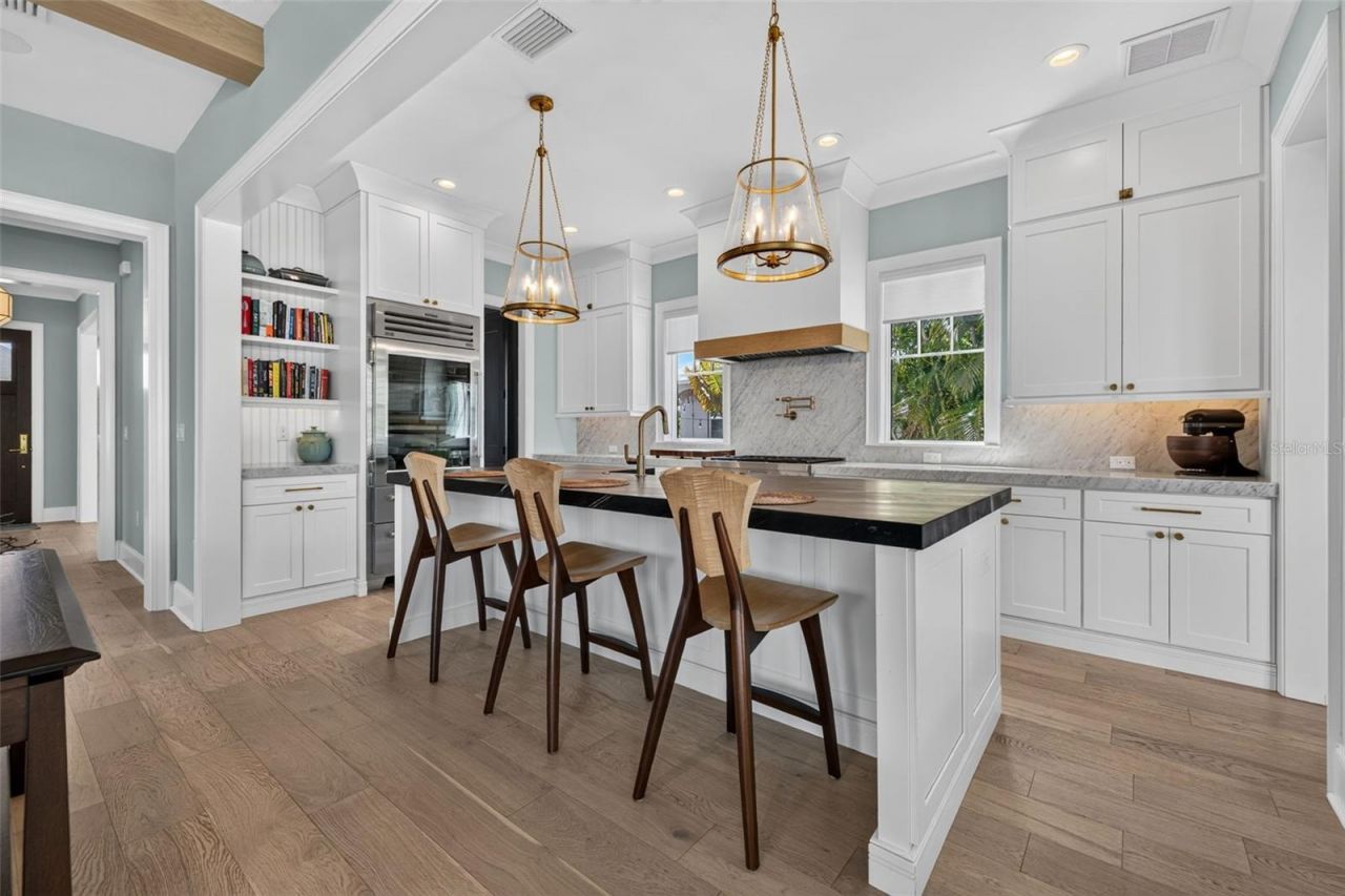 239 39th Avenue Ne, Saint Petersburg, FL 33703 Photo