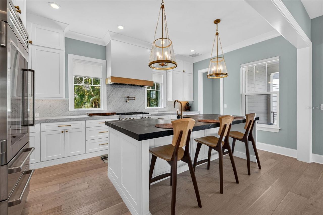239 39th Avenue Ne, Saint Petersburg, FL 33703 Photo