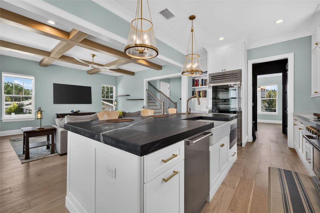 239 39th Avenue Ne, Saint Petersburg, FL 33703 Photo