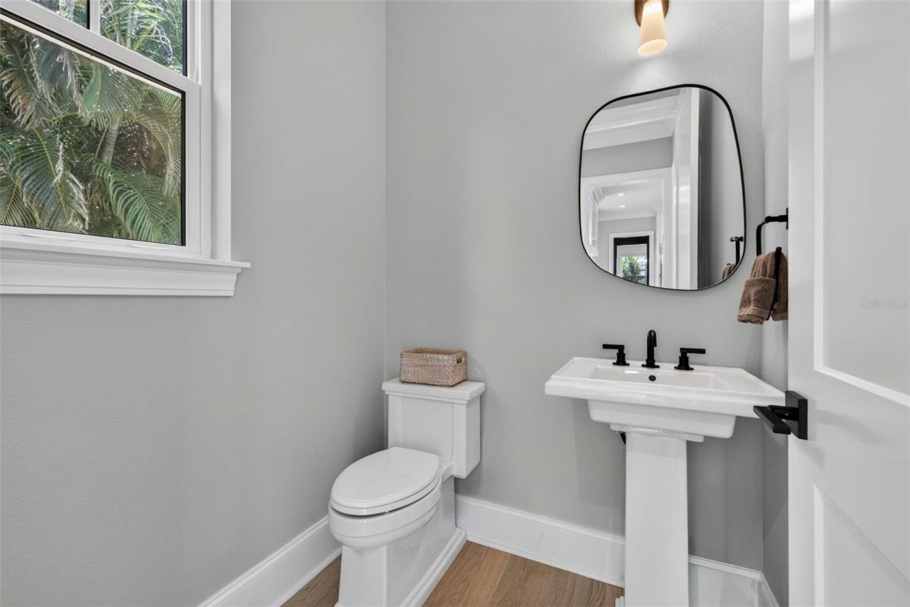 239 39th Avenue Ne, Saint Petersburg, FL 33703 Photo