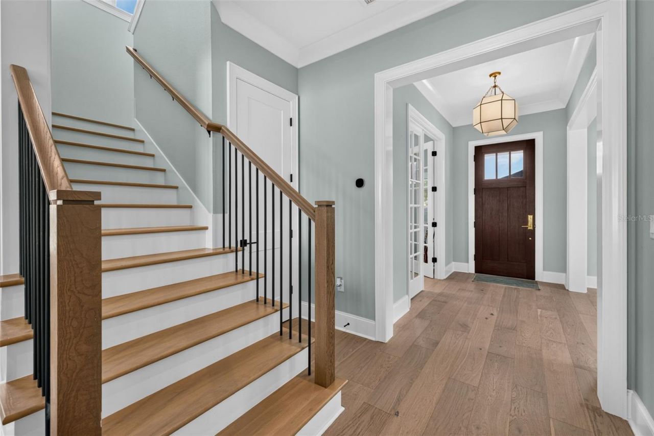 239 39th Avenue Ne, Saint Petersburg, FL 33703 Photo