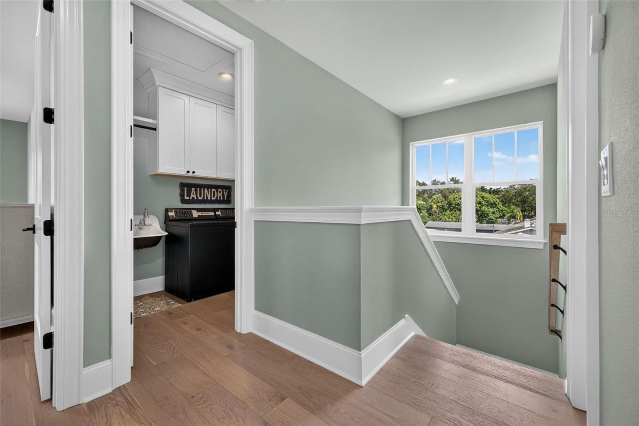 239 39th Avenue Ne, Saint Petersburg, FL 33703 Photo