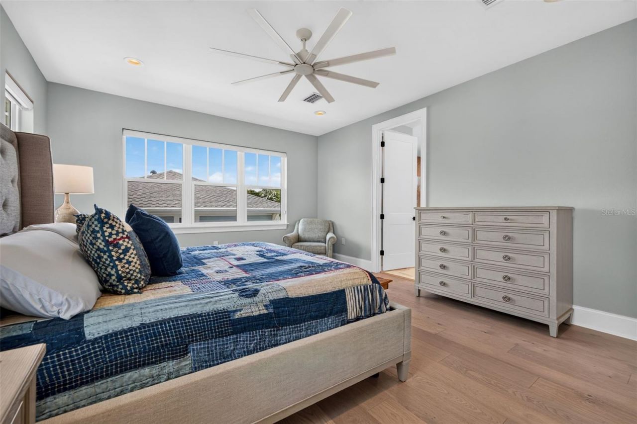 239 39th Avenue Ne, Saint Petersburg, FL 33703 Photo
