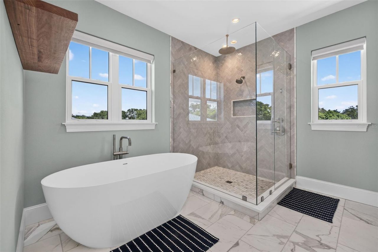 239 39th Avenue Ne, Saint Petersburg, FL 33703 Photo
