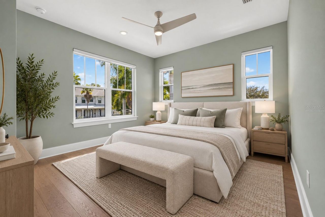 239 39th Avenue Ne, Saint Petersburg, FL 33703 Photo