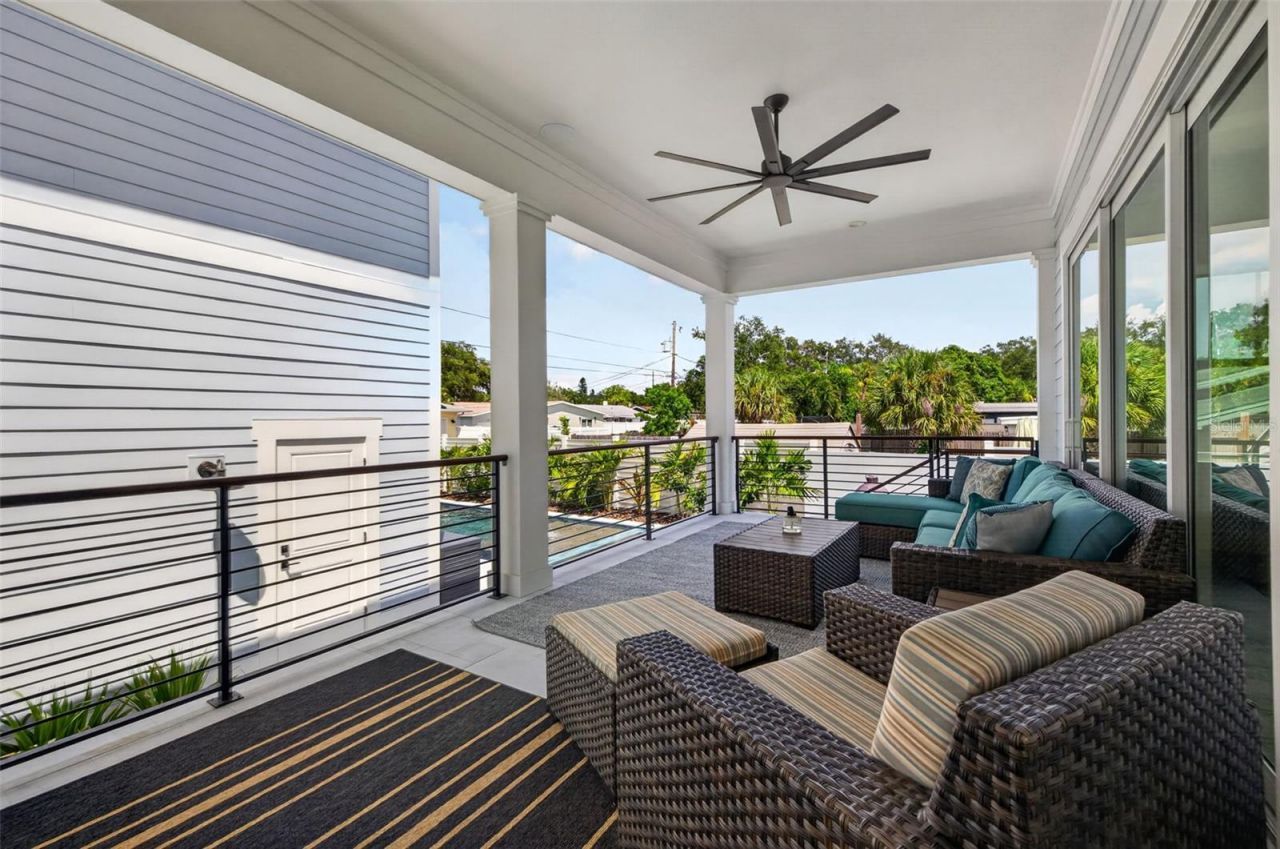 239 39th Avenue Ne, Saint Petersburg, FL 33703 Photo