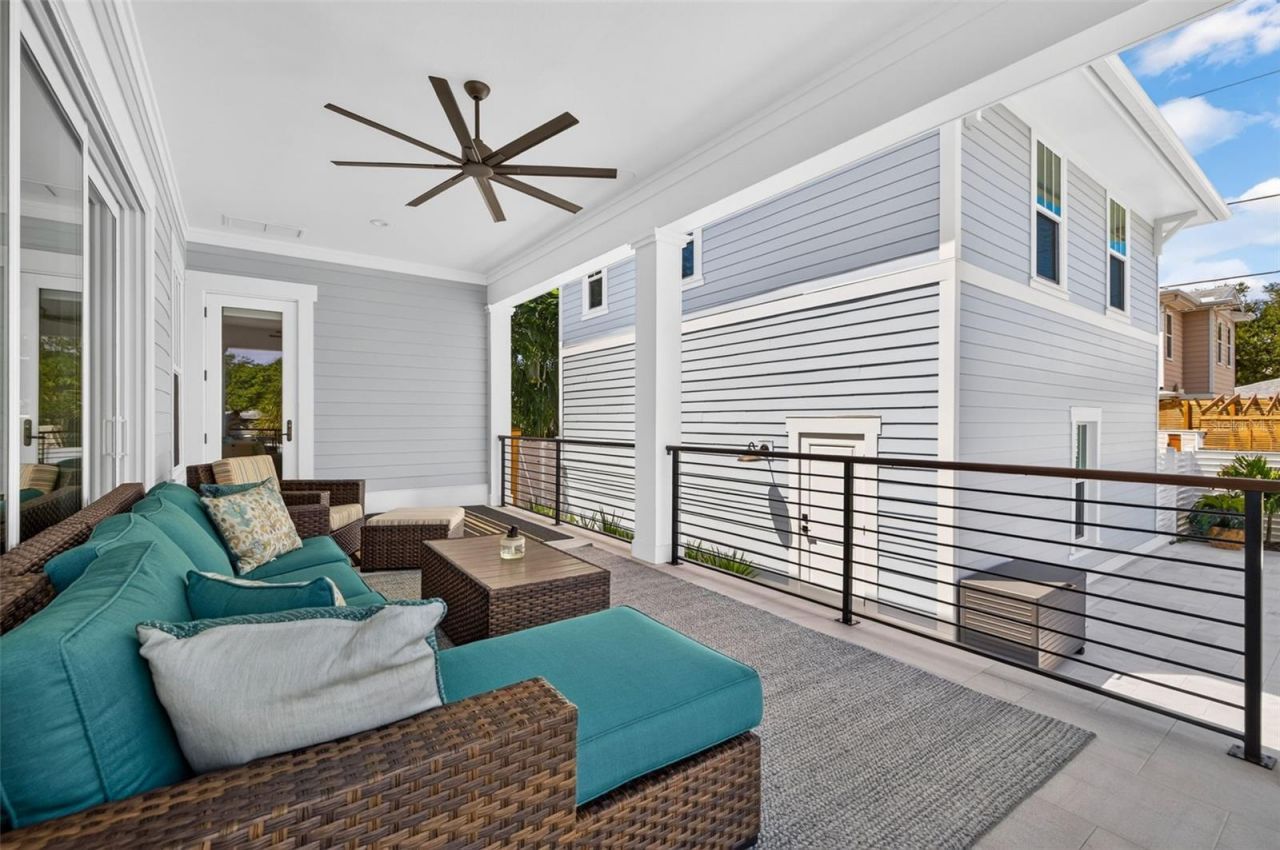239 39th Avenue Ne, Saint Petersburg, FL 33703 Photo
