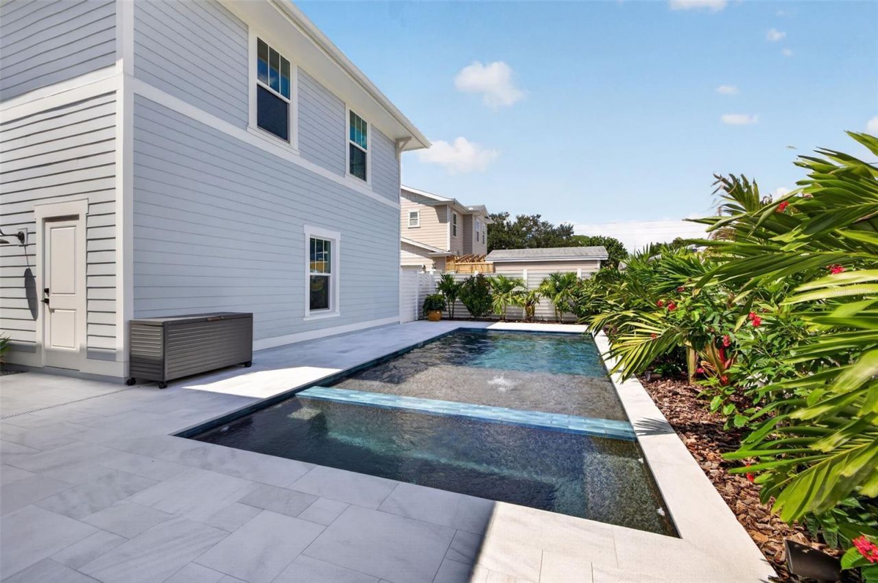 239 39th Avenue Ne, Saint Petersburg, FL 33703 Photo