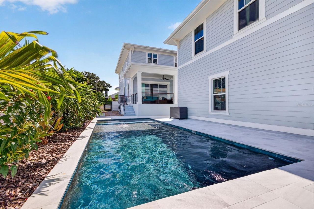 239 39th Avenue Ne, Saint Petersburg, FL 33703 Photo