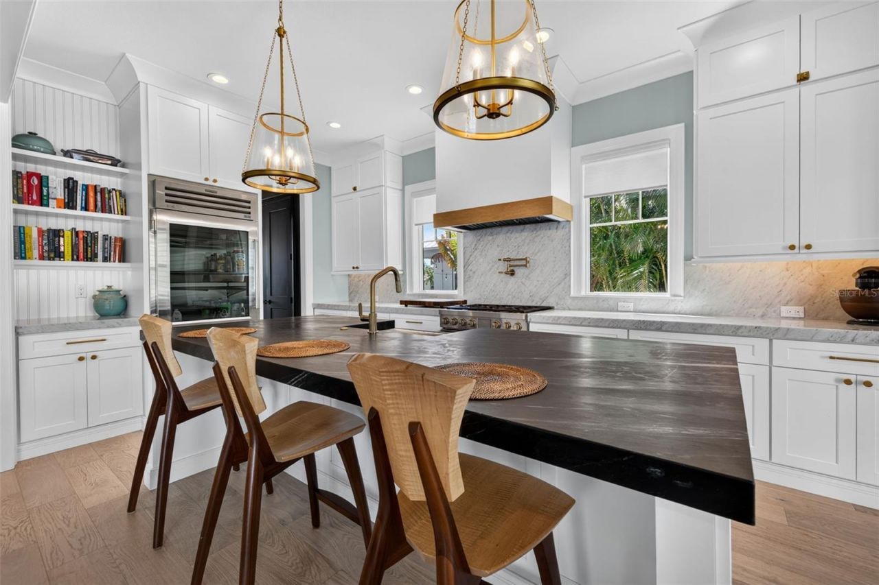 239 39th Avenue Ne, Saint Petersburg, FL 33703 Photo