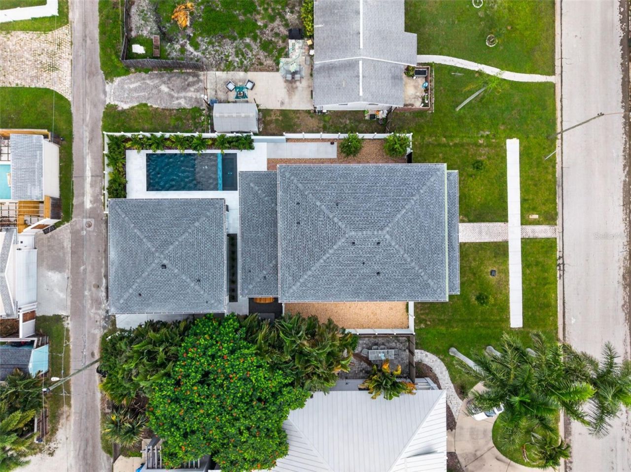 239 39th Avenue Ne, Saint Petersburg, FL 33703 Photo