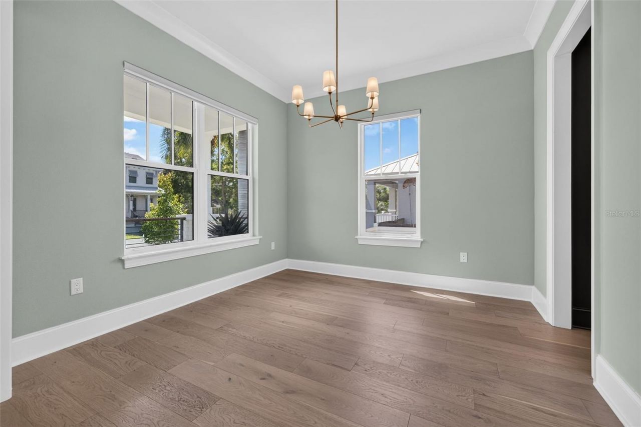 239 39th Avenue Ne, Saint Petersburg, FL 33703 Photo