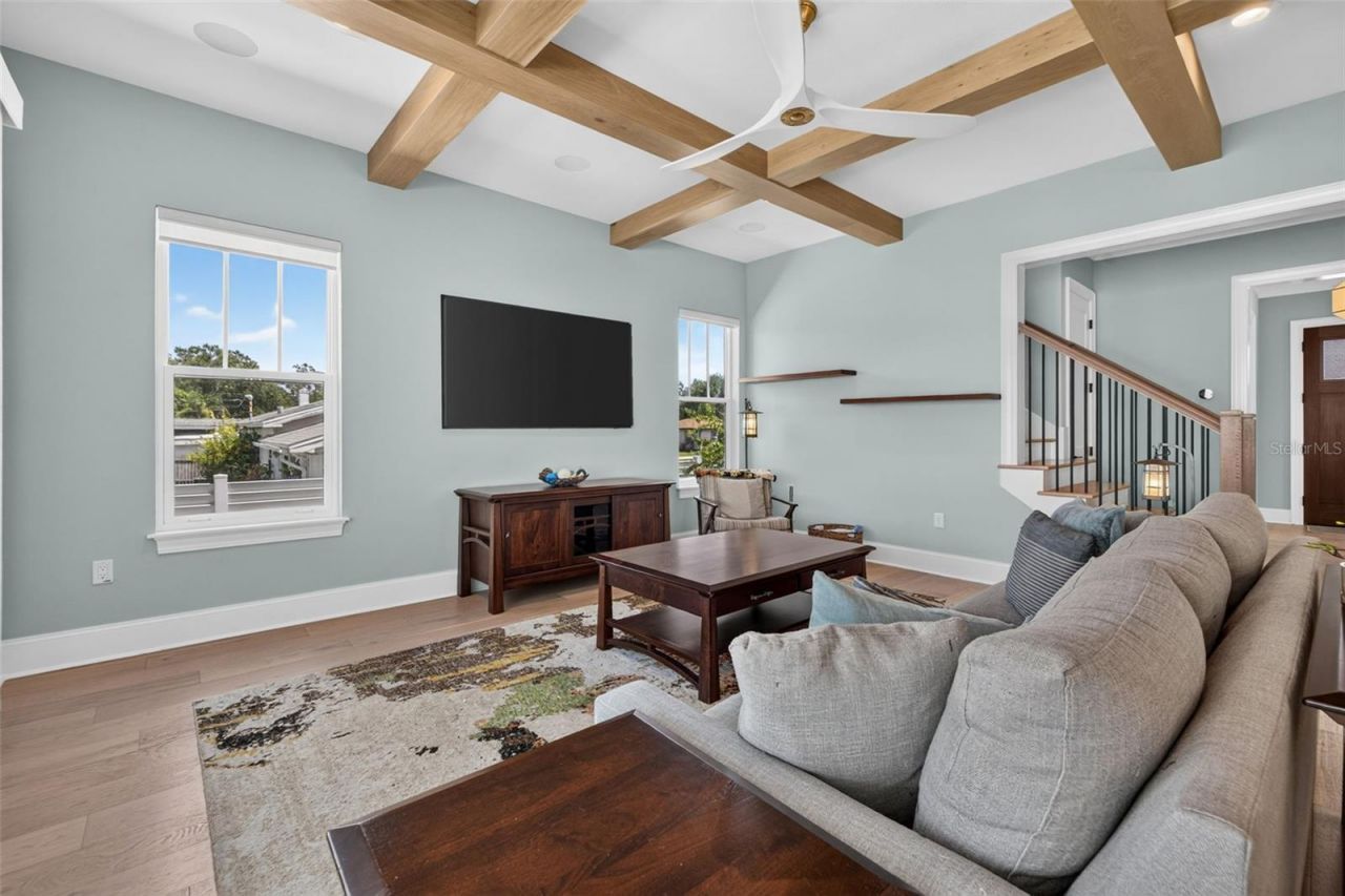239 39th Avenue Ne, Saint Petersburg, FL 33703 Photo