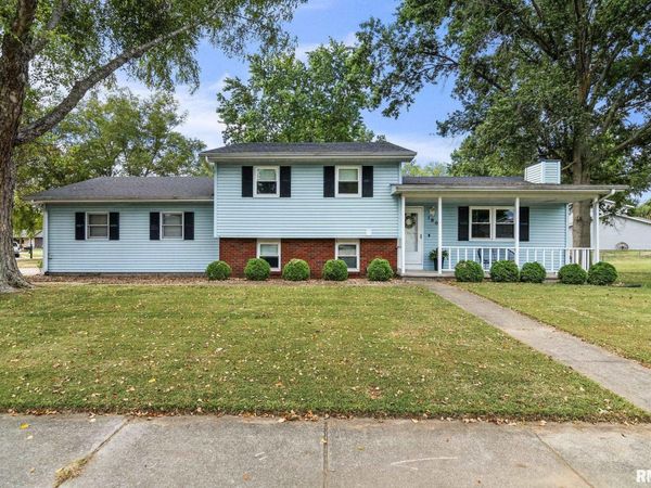 180 Teal Drive, Chatham, IL 62629