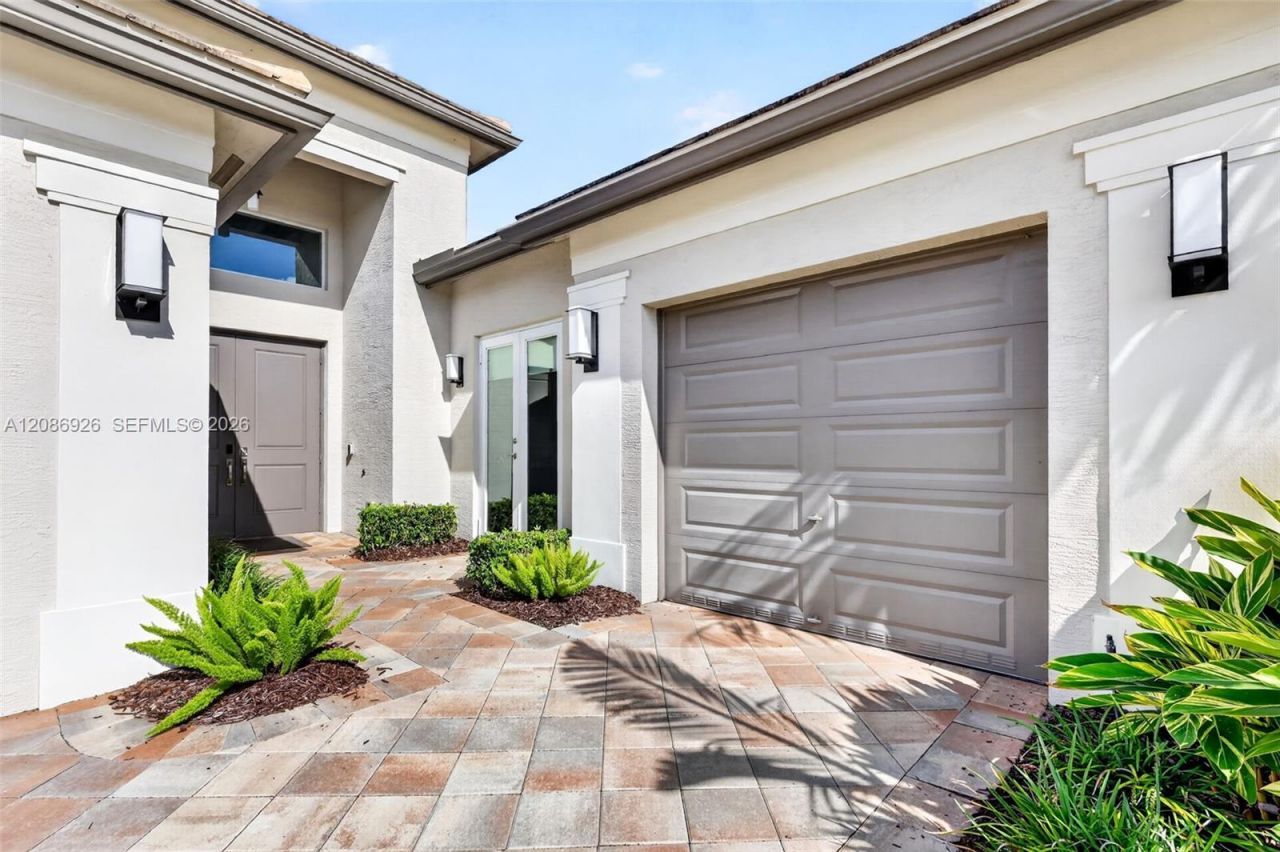 12046 SW Laguna Bay Pkwy, Port Saint Lucie, FL 34987 Photo
