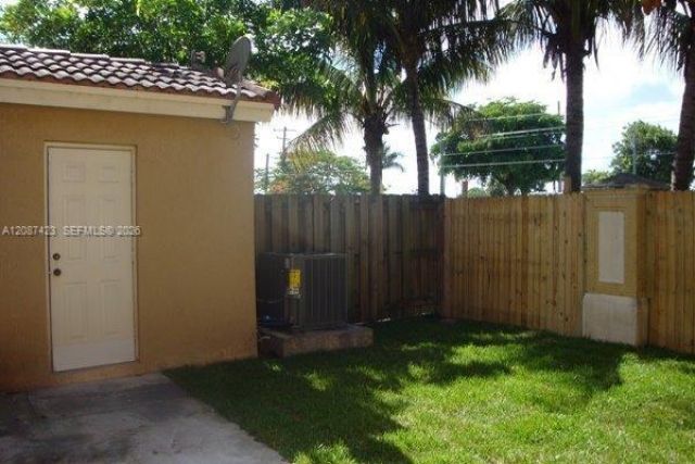 645 E Mowry Ct, Homestead, FL 33030 Photo
