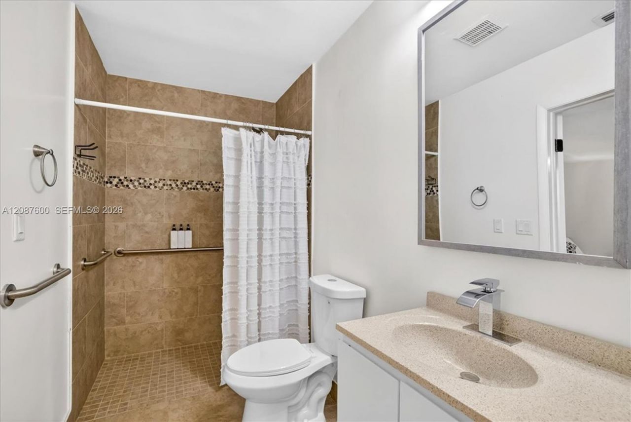 3211 Calle Largo Dr, Hollywood, FL 33021 Photo