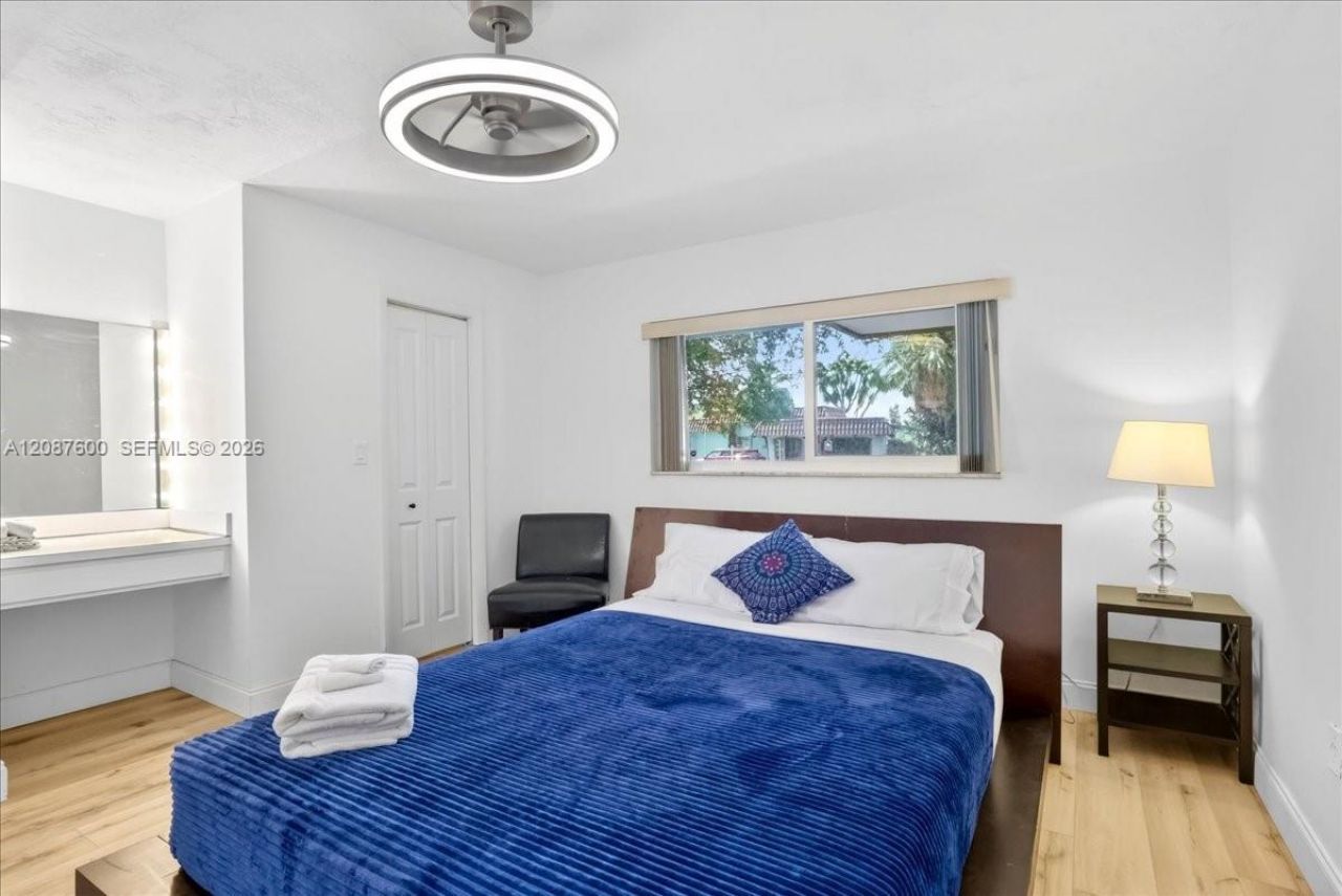3211 Calle Largo Dr, Hollywood, FL 33021 Photo