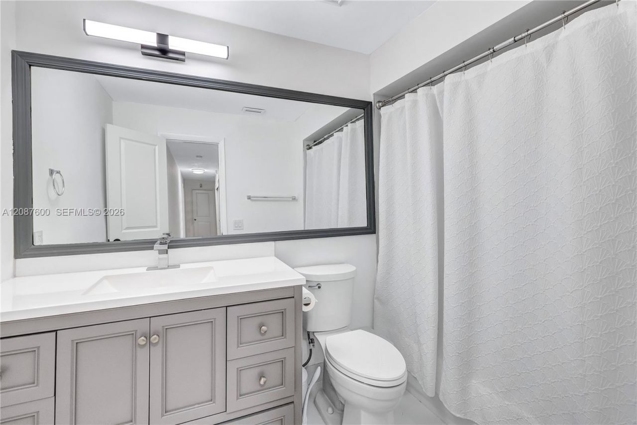 3211 Calle Largo Dr, Hollywood, FL 33021 Photo