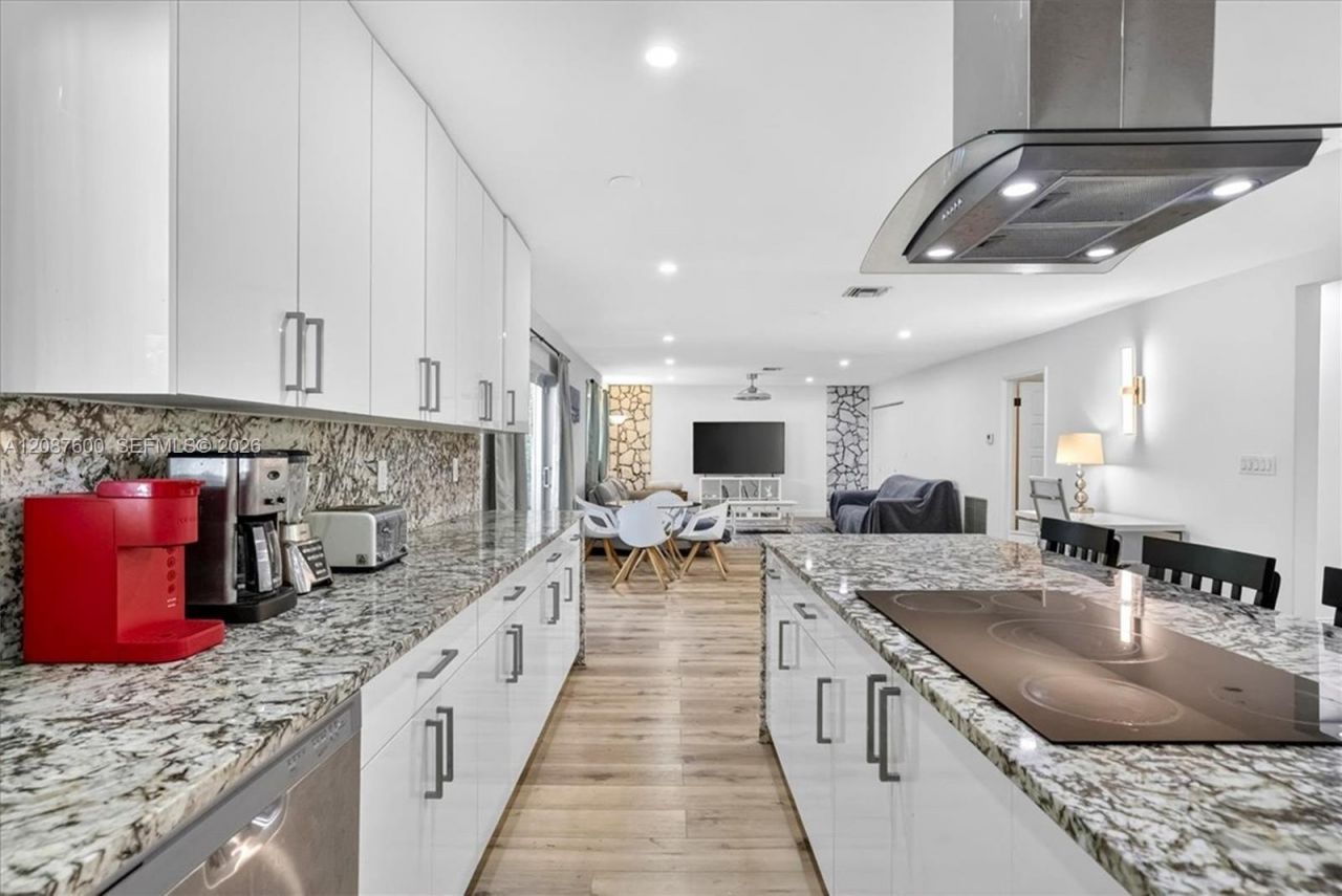 3211 Calle Largo Dr, Hollywood, FL 33021 Photo