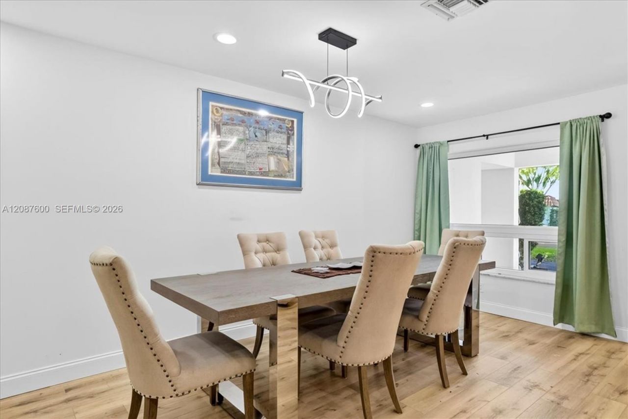 3211 Calle Largo Dr, Hollywood, FL 33021 Photo