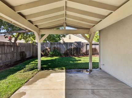 425 Arlingdale Cir, Rio Linda, CA 95673 Photo