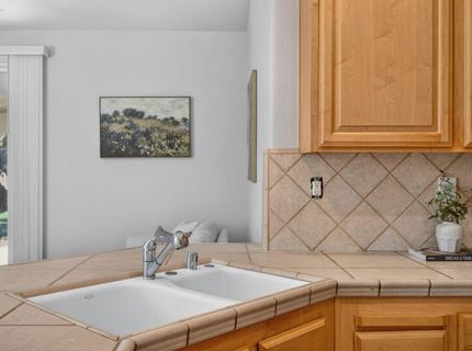 425 Arlingdale Cir, Rio Linda, CA 95673 Photo