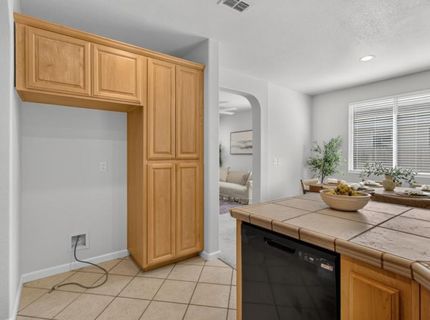 425 Arlingdale Cir, Rio Linda, CA 95673 Photo